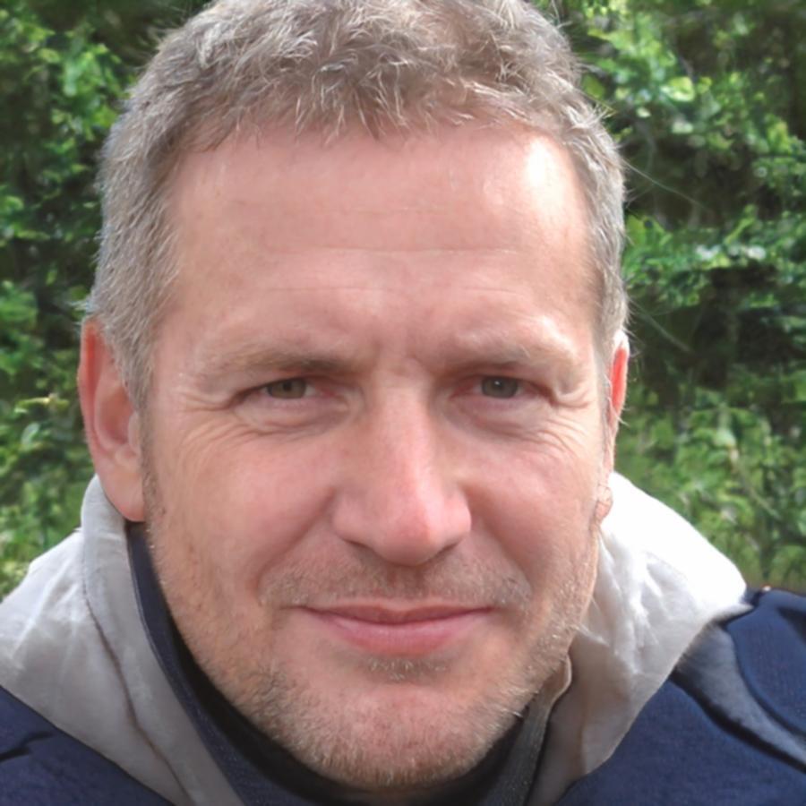 Finanzberater Leonard Voss